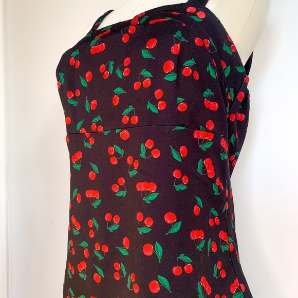 Cherry Pattern Vintage Style Top - Picture 3 of 8